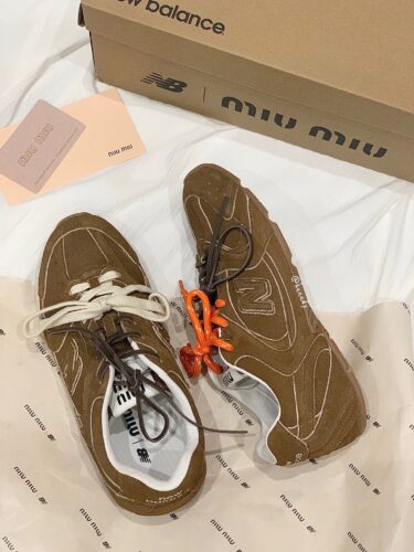 【☆Lisa최애】미우미우 뉴발란스 530 화이트 에크루 베이지 브라운 실버 photo review